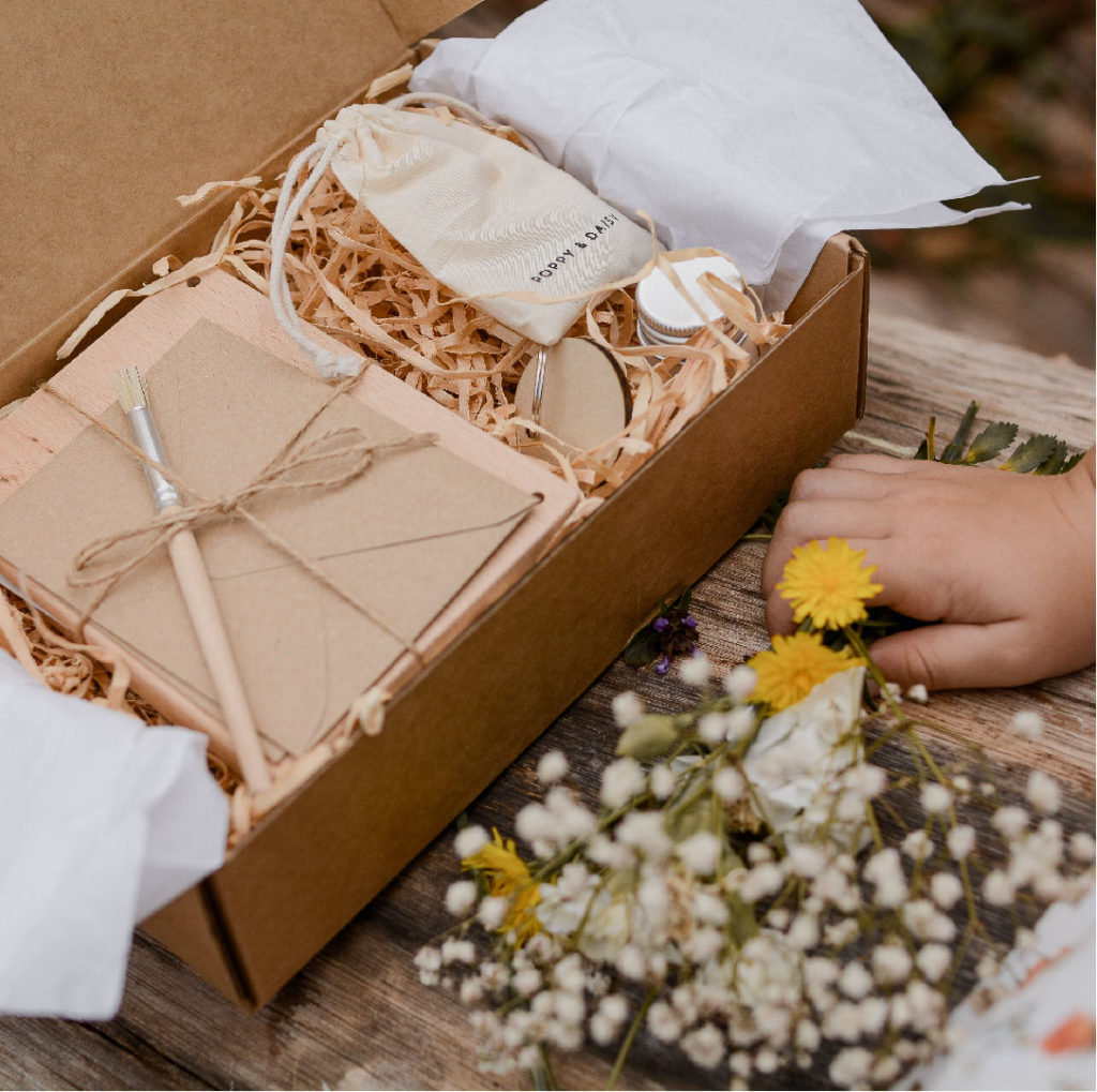 Gift Box with Flower Press Kit Contents